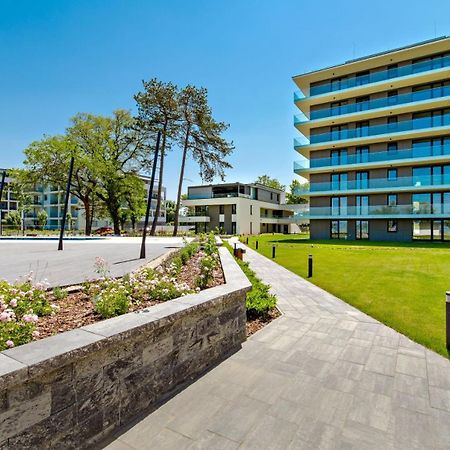 Clyde-Premium Lelle Waterfront Private Apartment Balatonlelle Εξωτερικό φωτογραφία